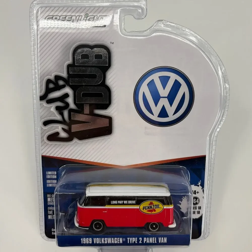 Greenlight Collectibles 1969 Volkswagen Type 2 Panel Van *Pennzoil*